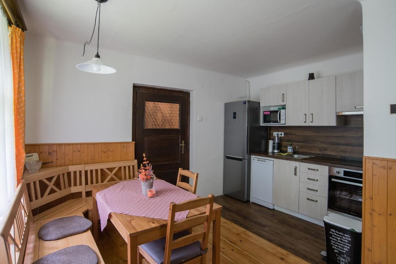 Samostatný mezonetový apartmán s dvěmi ložnicemi a vlastní krytou terasou a sdíleným bazénem Rudník Exterior foto